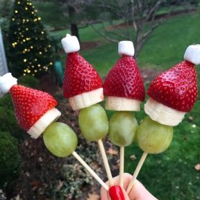 Fruit Santas for Christmas food art